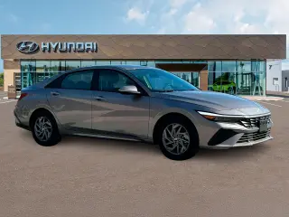 Hyundai ELANTRA 2024 SEL 4 puertas Sedan