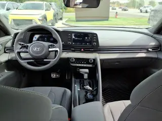 Hyundai ELANTRA 2025 SEL Sport 4 puertas Sedan