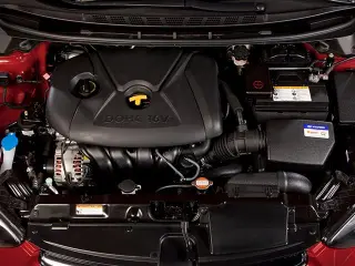 Hyundai ELANTRA 2013 GLS 4 puertas Sedan 6M