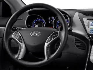 Hyundai ELANTRA 2013 GLS 4 puertas Sedan 6M