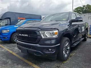 Ram 1500 2020 4x4 Lone Star Cabina Crew 4 puertas 5.6 pies. Caja corta Pickup