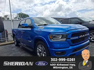 Ram 1500 2021 4x4 Laramie Cabina Crew 4 puertas 5.6 pies. Pickup SB
