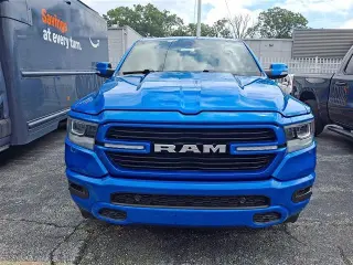 Ram 1500 2021 4x4 Laramie Cabina Crew 4 puertas 5.6 pies. Pickup SB