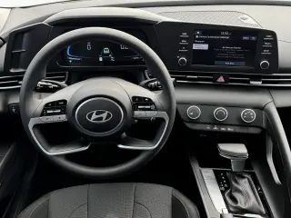 Hyundai ELANTRA 2025 SE 4 puertas Sedan