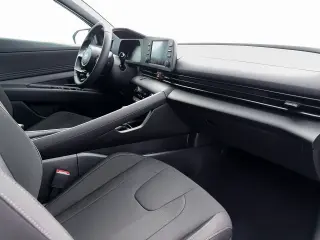 Hyundai ELANTRA 2026 SEL Sport Premium 4 puertas Sedan