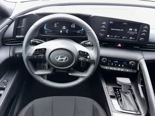 Hyundai ELANTRA 2026 SEL Sport Premium 4 puertas Sedan