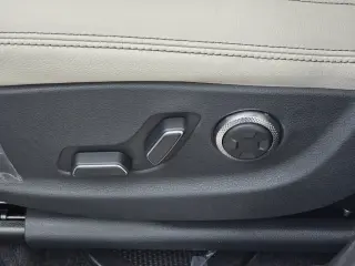 Genesis GV70 2026 AWD 2.5T Estándar 4 puertas SUV
