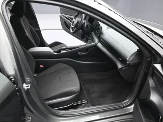 Hyundai ELANTRA 2025 SEL Sport 4 puertas Sedan