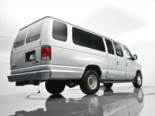 Ford E-Series 2009 E-350 SD Furgoneta de Carga Extendida 3 puertas