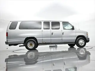 Ford E-Series 2009 E-350 SD Furgoneta de Carga Extendida 3 puertas