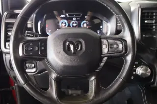 Ram 1500 2023 4x4 Limited 4 puertas Cabina Crew 5.6 pies. Pickup