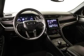Jeep Grand Cherokee 2023 4x4 Laredo 4 puertas SUV