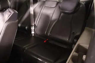 Kia Carnival 2025 LXS 4 puertas Minivan