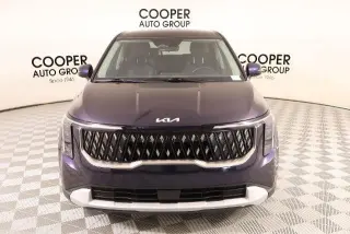 Kia Carnival 2025 LXS 4 puertas Minivan