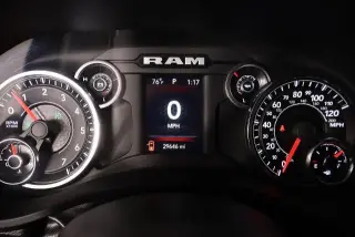Ram 1500 2023 4x2 Big Horn Cabina Crew de 4 puertas, caja de 5.6 pies