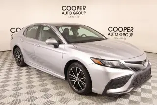 Toyota Camry 2022 SE 4 puertas Sedan