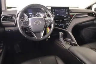 Toyota Camry 2022 SE 4 puertas Sedan