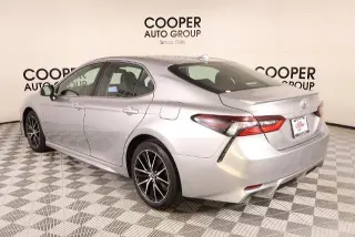 Toyota Camry 2022 SE 4 puertas Sedan