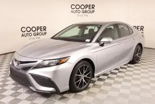 Toyota Camry 2022 SE 4 puertas Sedan