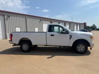 Ford F-250 Super Duty 2017 4x2 XL 2 puertas Cabina Regular 8 pies. LB Pickup