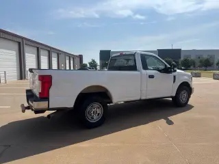 Ford F-250 Super Duty 2017 4x2 XL 2 puertas Cabina Regular 8 pies. LB Pickup