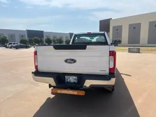 Ford F-250 Super Duty 2017 4x2 XL 2 puertas Cabina Regular 8 pies. LB Pickup
