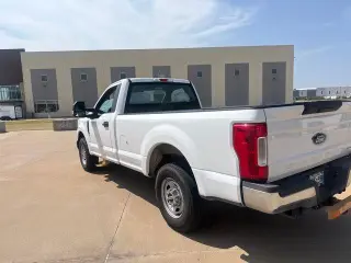 Ford F-250 Super Duty 2017 4x2 XL 2 puertas Cabina Regular 8 pies. LB Pickup