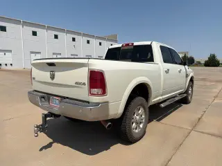Ram 2500 2018 4x4 Laramie 4 puertas Cabina Crew 6.3 pies. Pickup SB