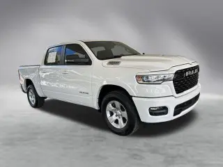 Ram 1500 2025 4x4 Big Horn 4 puertas Cabina Crew 5.6 pies. SB Pickup