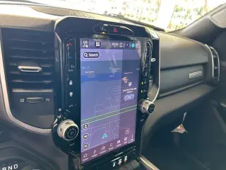 Ram 1500 2025 4x4 Big Horn 4 puertas Cabina Crew 6.4 pies. Caja corta Pickup