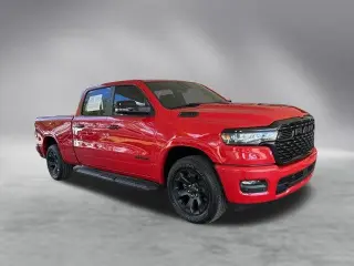 Ram 1500 2025 4x4 Big Horn 4 puertas Cabina Crew 6.4 pies. Caja corta Pickup