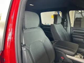 Ram 1500 2025 4x4 Big Horn 4 puertas Cabina Crew 6.4 pies. Caja corta Pickup