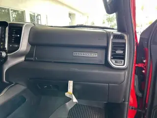 Ram 1500 2025 4x4 Big Horn 4 puertas Cabina Crew 6.4 pies. Caja corta Pickup