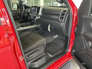 Ram 1500 2025 4x4 Big Horn 4 puertas Cabina Crew 6.4 pies. Caja corta Pickup