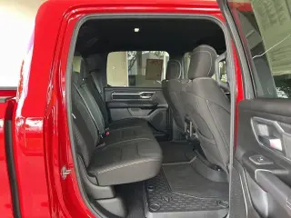 Ram 1500 2025 4x4 Big Horn 4 puertas Cabina Crew 6.4 pies. Caja corta Pickup