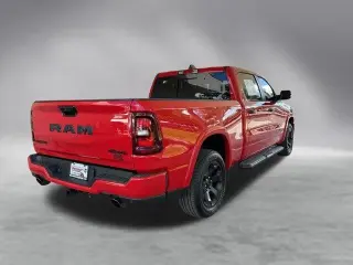Ram 1500 2025 4x4 Big Horn 4 puertas Cabina Crew 6.4 pies. Caja corta Pickup