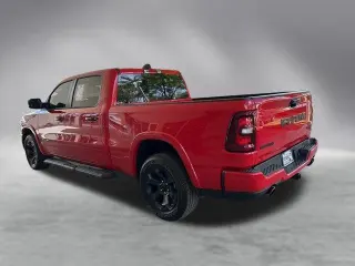Ram 1500 2025 4x4 Big Horn 4 puertas Cabina Crew 6.4 pies. Caja corta Pickup