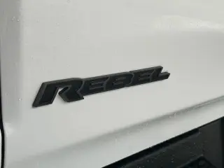 Ram 1500 2021 4x4 Rebel 4 puertas Cabina Crew 5.6 pies. Pickup SB