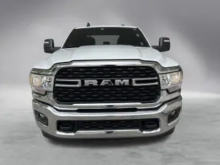 Ram 2500 2023 4x4 Big Horn 4 puertas Cabina Crew 6.3 pies. Caja corta Pickup