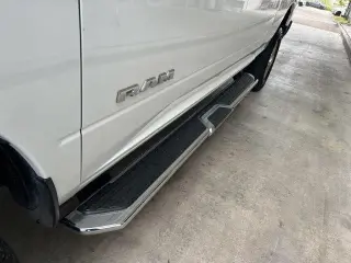Ram 2500 2023 4x4 Big Horn 4 puertas Cabina Crew 6.3 pies. Caja corta Pickup