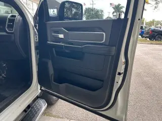 Ram 2500 2023 4x4 Big Horn 4 puertas Cabina Crew 6.3 pies. Caja corta Pickup