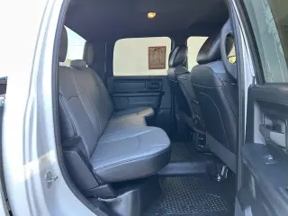 Ram 3500 2023 4x4 Tradesman Cabina doble 4 puertas 8 pies. LB DRW Pickup