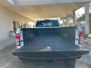 Ram 3500 2023 4x4 Tradesman Cabina doble 4 puertas 8 pies. LB DRW Pickup