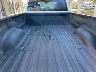 Ram 3500 2023 4x4 Tradesman Cabina doble 4 puertas 8 pies. LB DRW Pickup