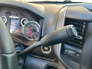 Ram 3500 2023 4x4 Tradesman Cabina doble 4 puertas 8 pies. LB DRW Pickup