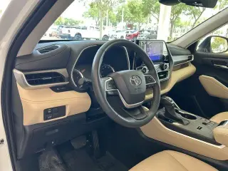 Toyota Highlander Híbrido 2024 AWD XLE 4 puertas SUV