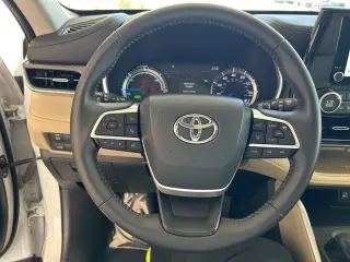 Toyota Highlander Híbrido 2024 AWD XLE 4 puertas SUV