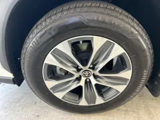 Toyota Highlander Híbrido 2024 AWD XLE 4 puertas SUV