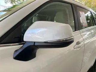 Toyota Highlander Híbrido 2024 AWD XLE 4 puertas SUV