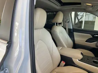 Toyota Highlander Híbrido 2024 AWD XLE 4 puertas SUV